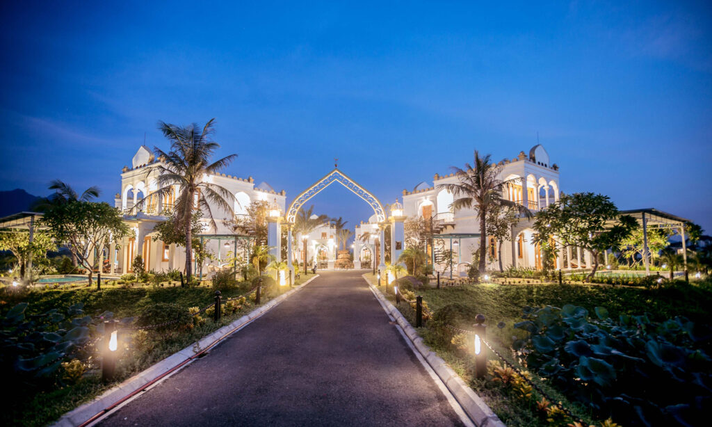 Giá Vé vào cổng tại Vườn Vua resort Thanh Thủy- Phú Thọ